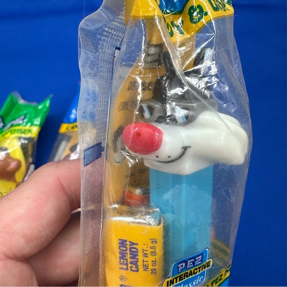 Lot of 4 Vintage Looney Tunes Pez Dispensers - Picture 5 of 5